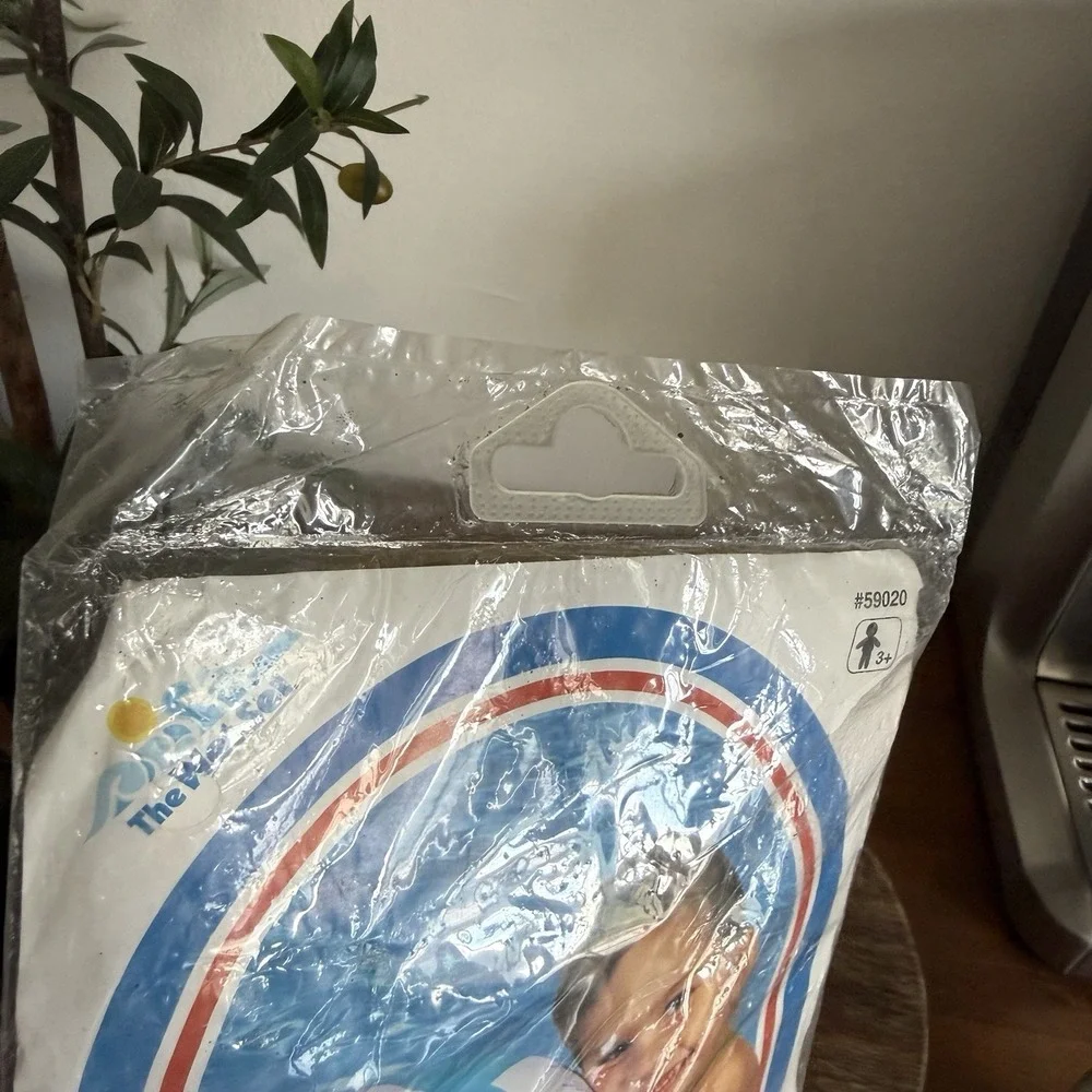 Vintage 1999 Intex The Wet Set Beach Ball 20